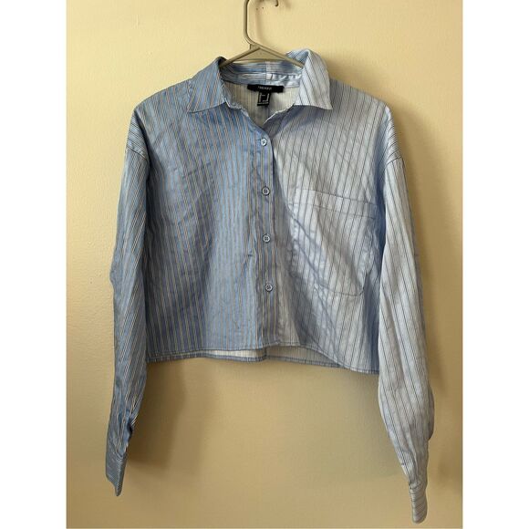 Forever 21 Medium Blue and White Striped Button Up Collared Cropped Long Sleeve - Picture 1 of 4